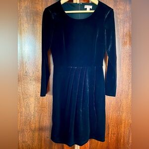 BROOKS BROTHERS black velvet long sleeve cocktaill dress